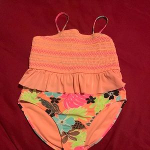 Girls 10/12 two piece bathing suit. Clean Pet/smoke free home.